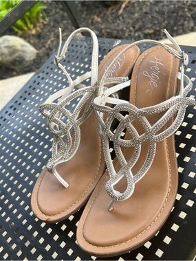 Fergie Women’s Bling Wedge  Sandals Size 9.5